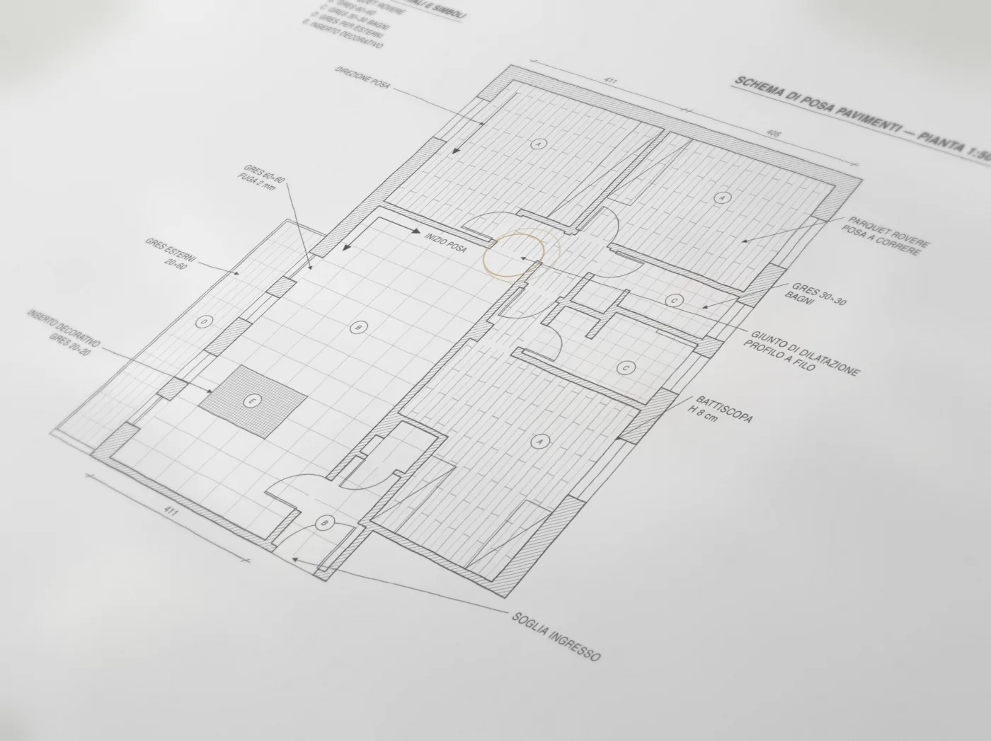 Disegno esecutivo con schema di posa pavimenti, pianta 1:50